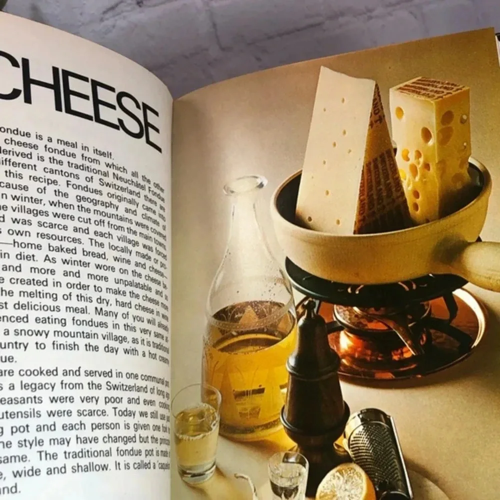 Vintage 1970 FONDUE COOKERY cookbook